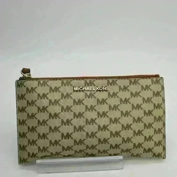 Authentic Michael Kors - Picture 1 of 5